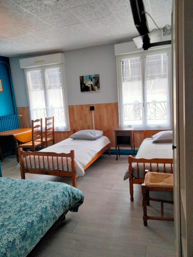 Hotel Le Gibergeon Signy-lʼAbbaye Zewnętrze zdjęcie